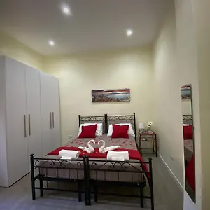 https://la-casa-al-centro.hotels-amalfi.com